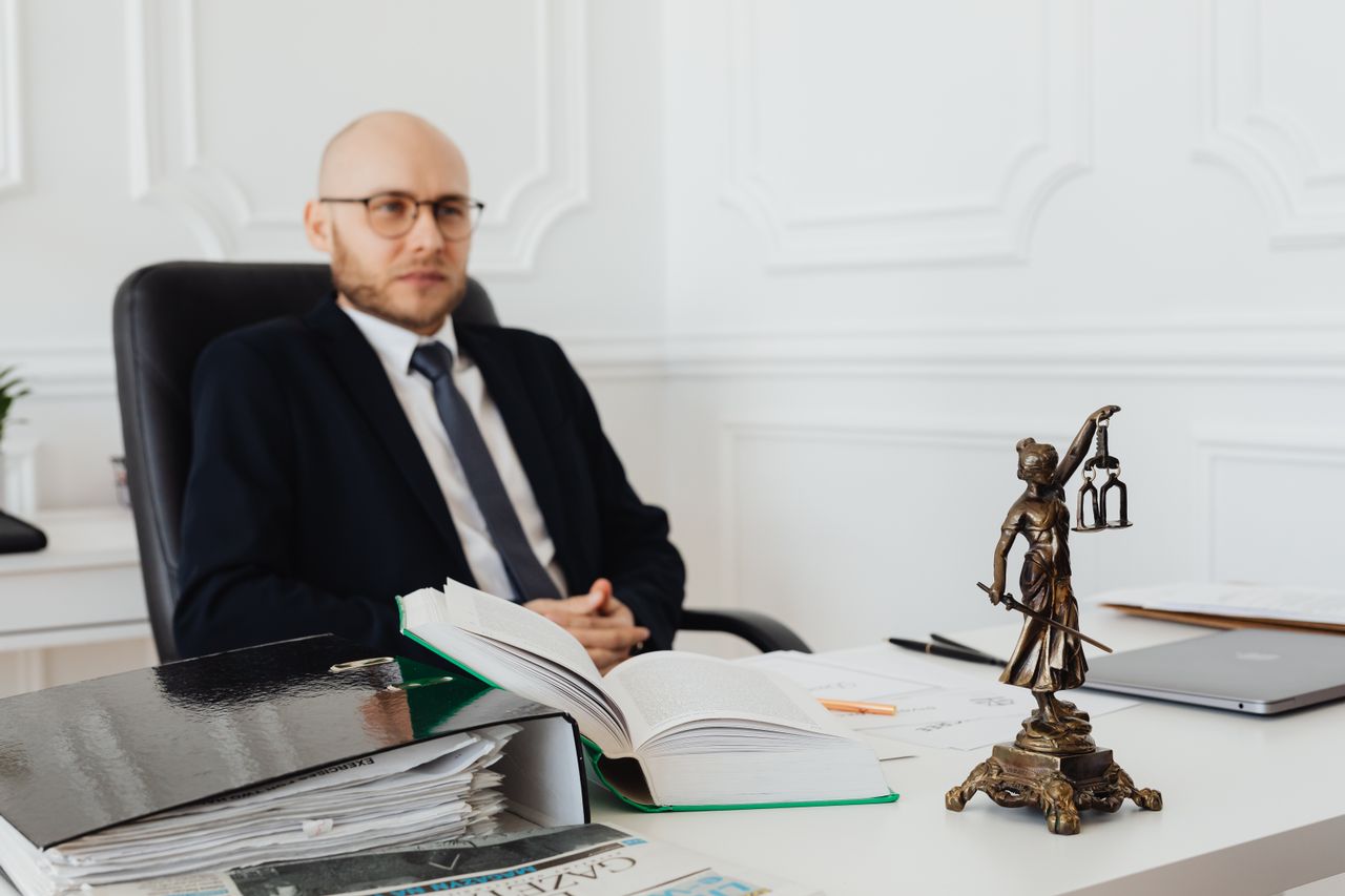 5 Reasons Top Firms Should Invest in Legal Case Management Software